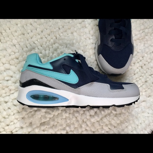 air max st international